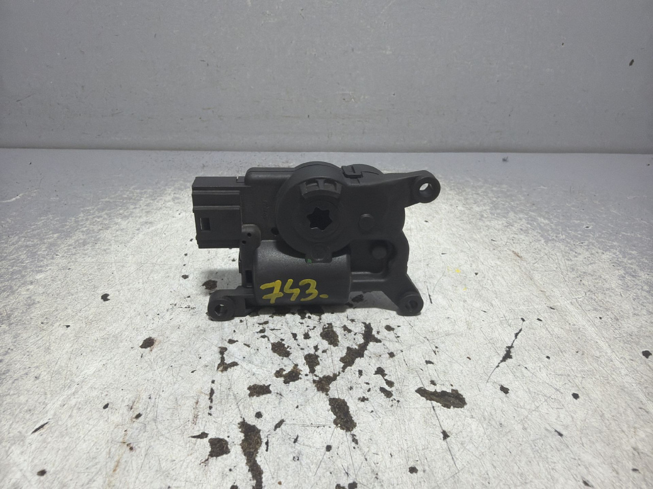 DIJELOVI MOTORIC KLAPNE AUDI A4 (B9) > 15-18 2.0 ZBAT0084D03