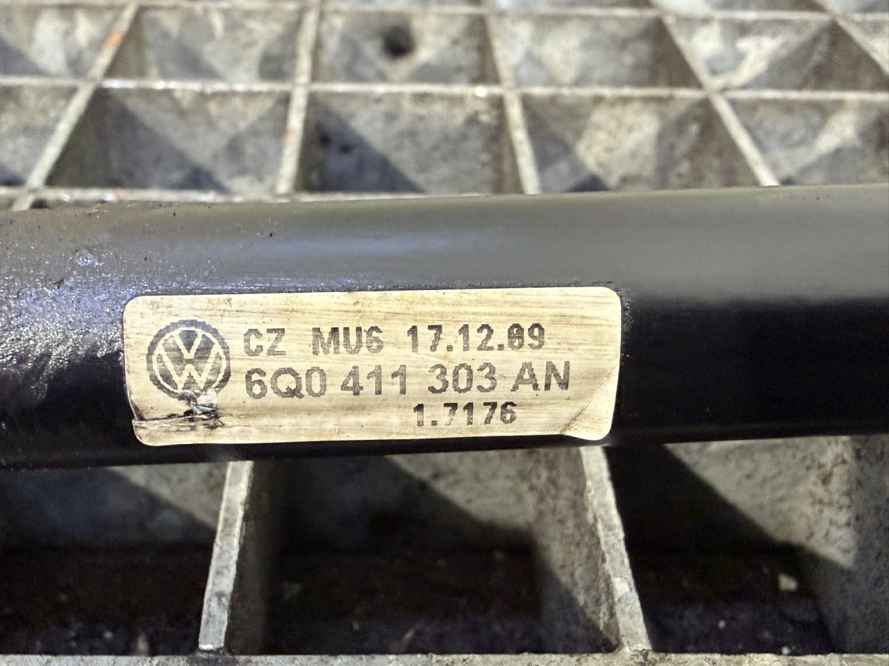 DIJELOVI BALANS STANGA VW POLO > 09-14 1.6 6Q0411303AN