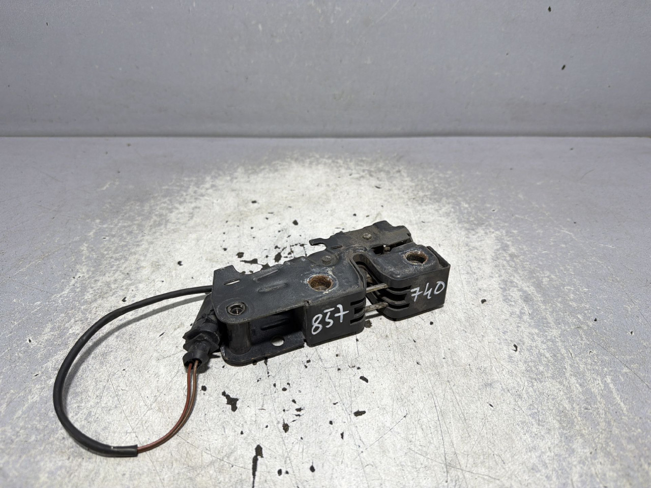 DIJELOVI BRAVA HAUBE AUDI Q7 (4L) > 09-15 4L0823509