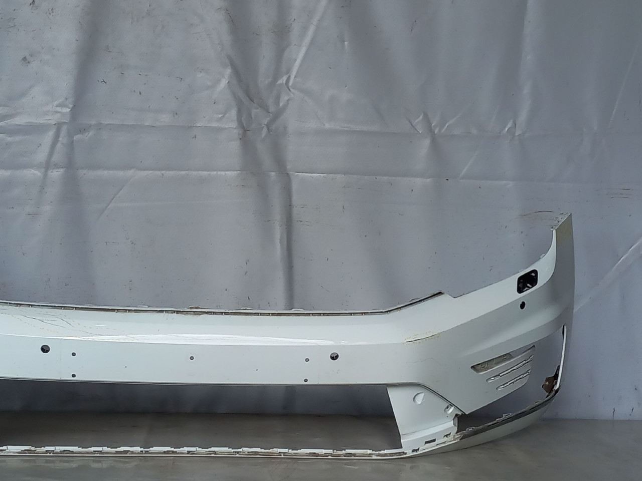 DIJELOVI BRANIK VW PASSAT B8 > 14- 3G0807221B