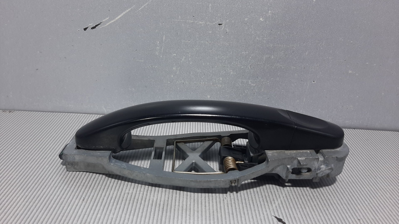 DIJELOVI RUCKA VRATA VW TOURAN > 06-10 1T0837885B