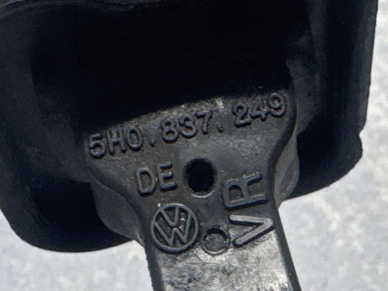DIJELOVI GRANICNIK VRATA VW PASSAT B8 > 14-19 5H0837249