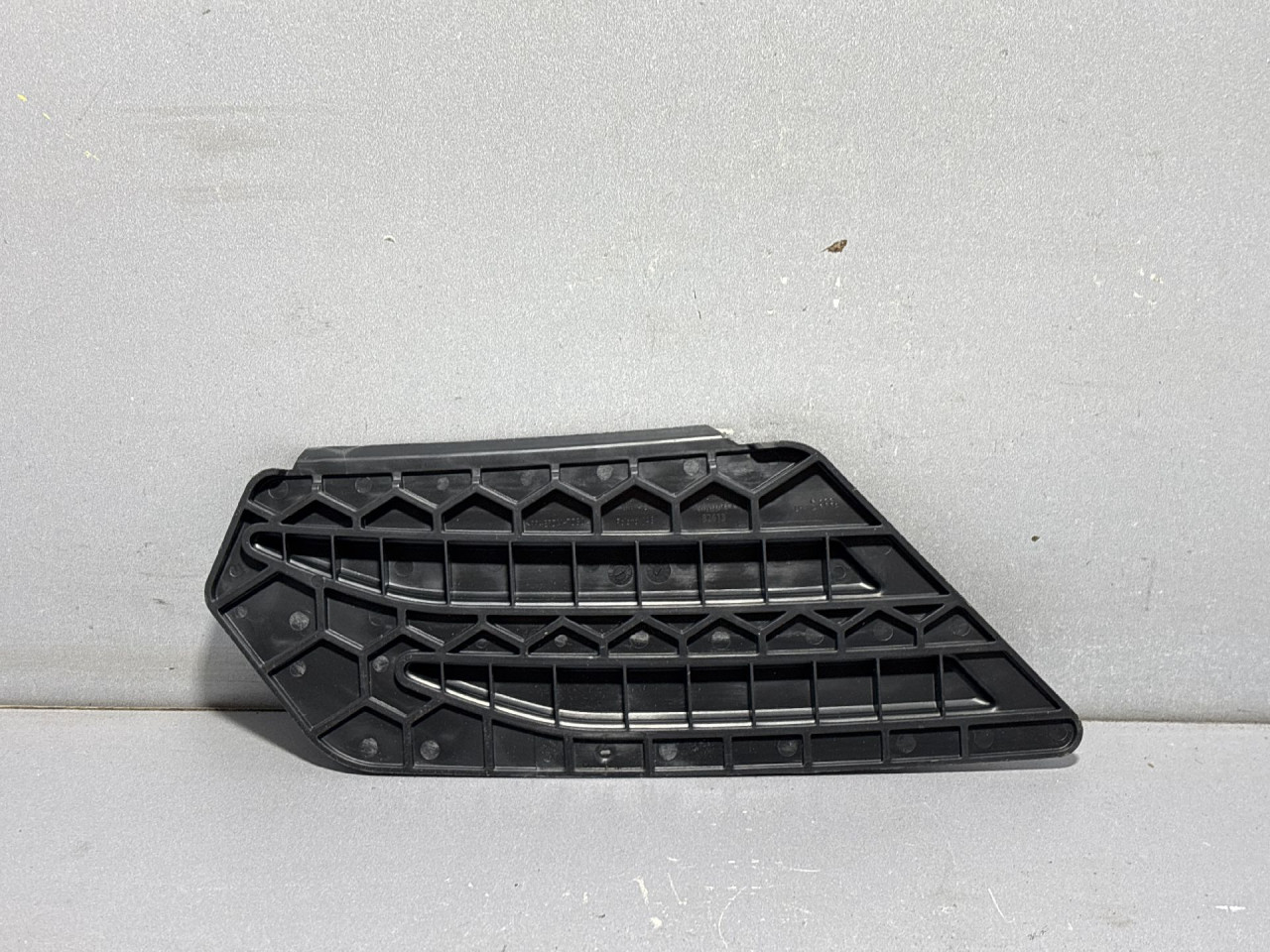 PLASTIKA BRANIKA VW CRAFTER > 17- 7C0807943A