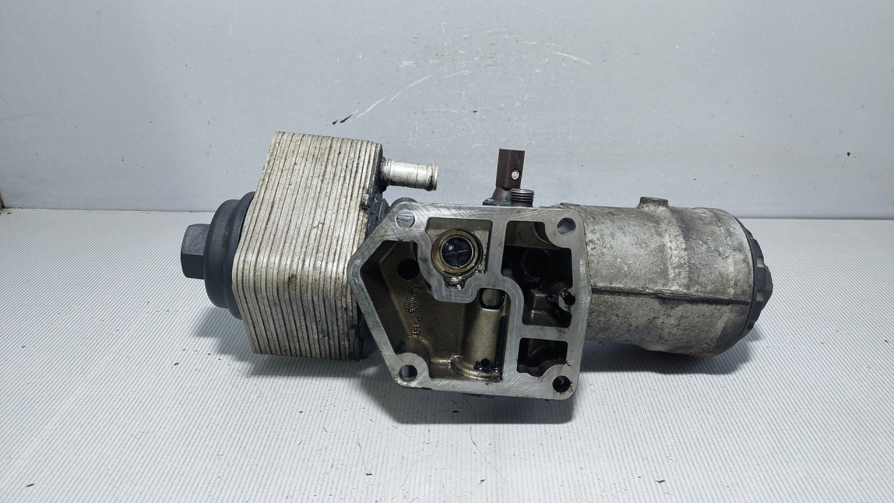 KUCISTE FILTERA ULJA VW PASSAT B6 > 05-10 045115389J