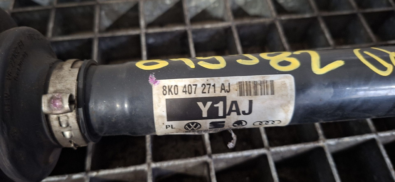 DIJELOVI POLUOSOVINA AUDI A4 (B8) > 12-15 8K0407271AJ