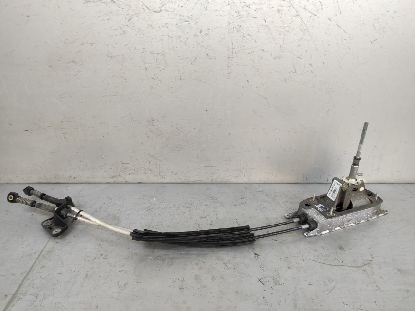 DIJELOVI SALTEBLA VW PASSAT B6 > 05-10 3C0711049R