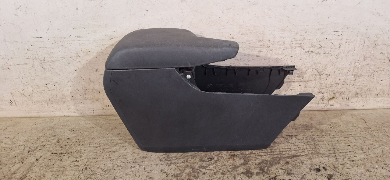 NASLONJAC ZA RUKU MAZDA 3 > 13-16 BHN164951
