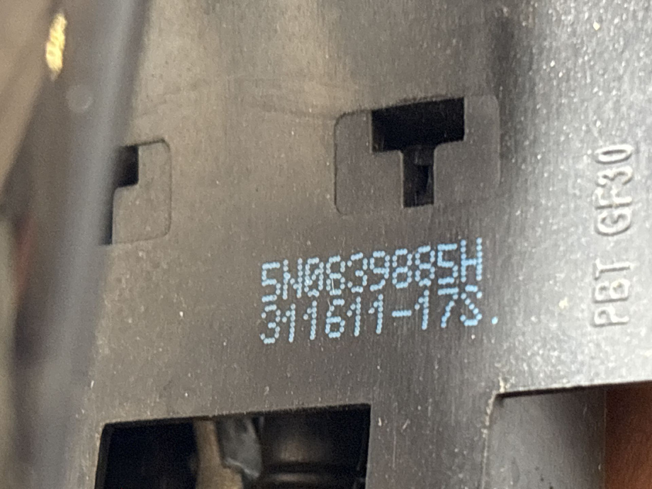 DIJELOVI RUCKA VRATA VW GOLF 6 > 08-12 5N0839885H