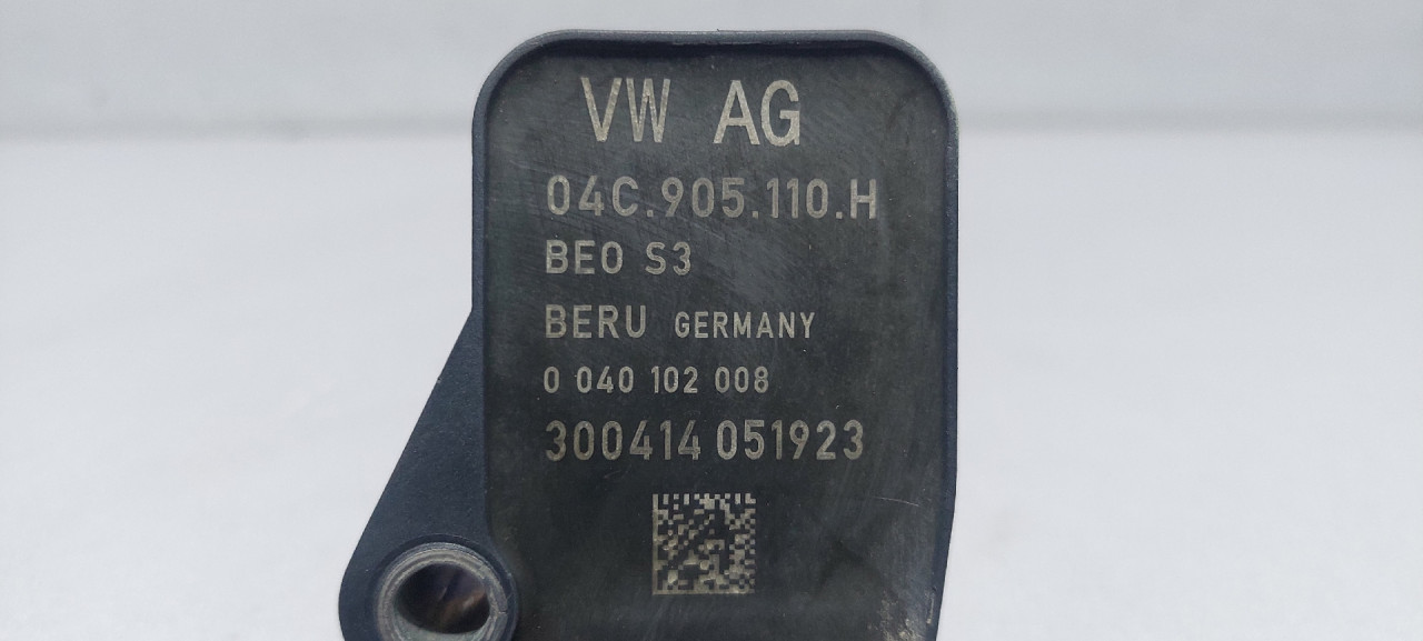 DIJELOVI BOMBINA VW GOLF 7 > 12-16 04C905110H