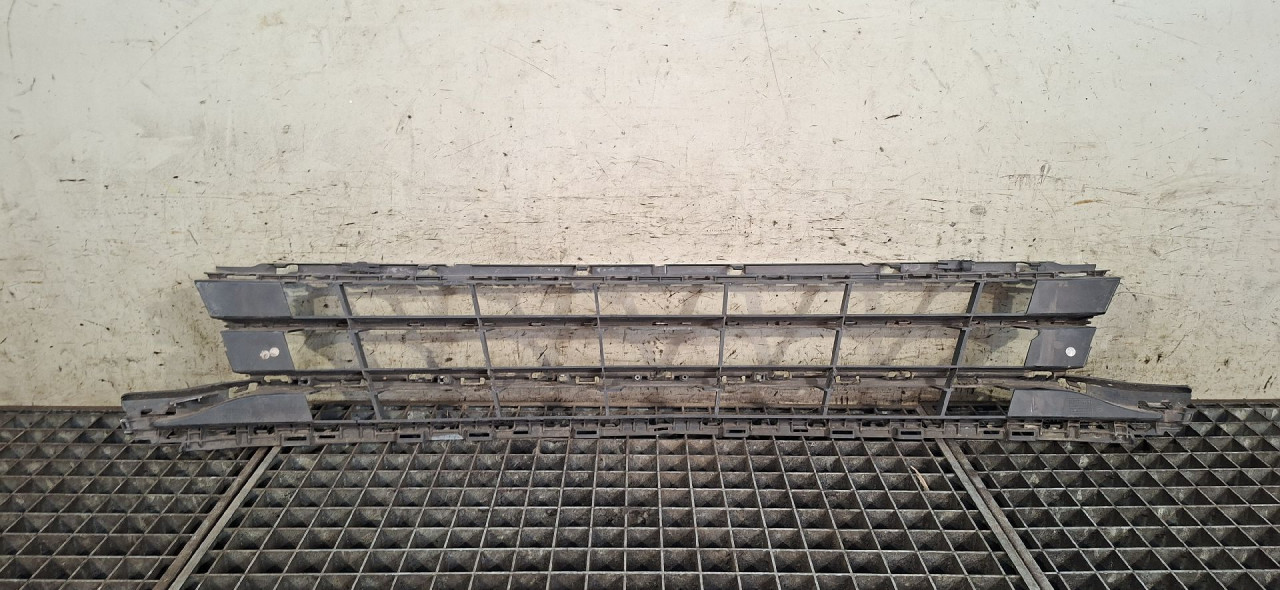 DIJELOVI RESETKA BRANIKA VW PASSAT B8 > 14-19 3G0853677A