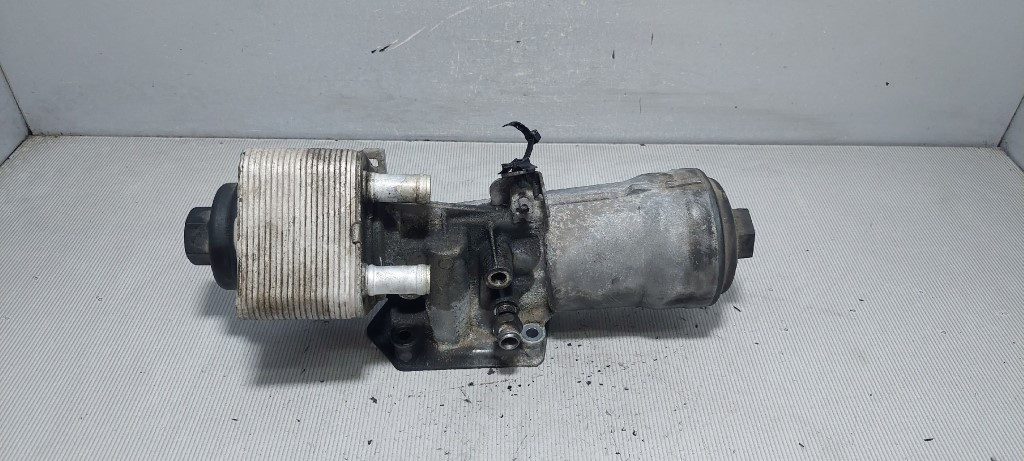 KUCISTE FILTERA ULJA VW PASSAT B6 > 05-10 04511389K