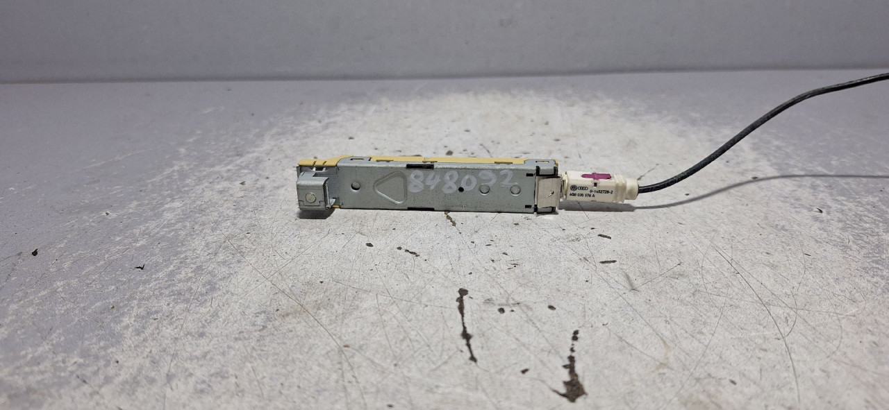 DIJELOVI ANTENA AUDI A4 (B9) > 19- 8W5035225