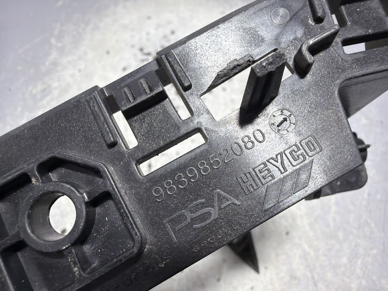 DIJELOVI NOSAC BRANIKA VOLVO XC60 > 17- 2.0 9839852080