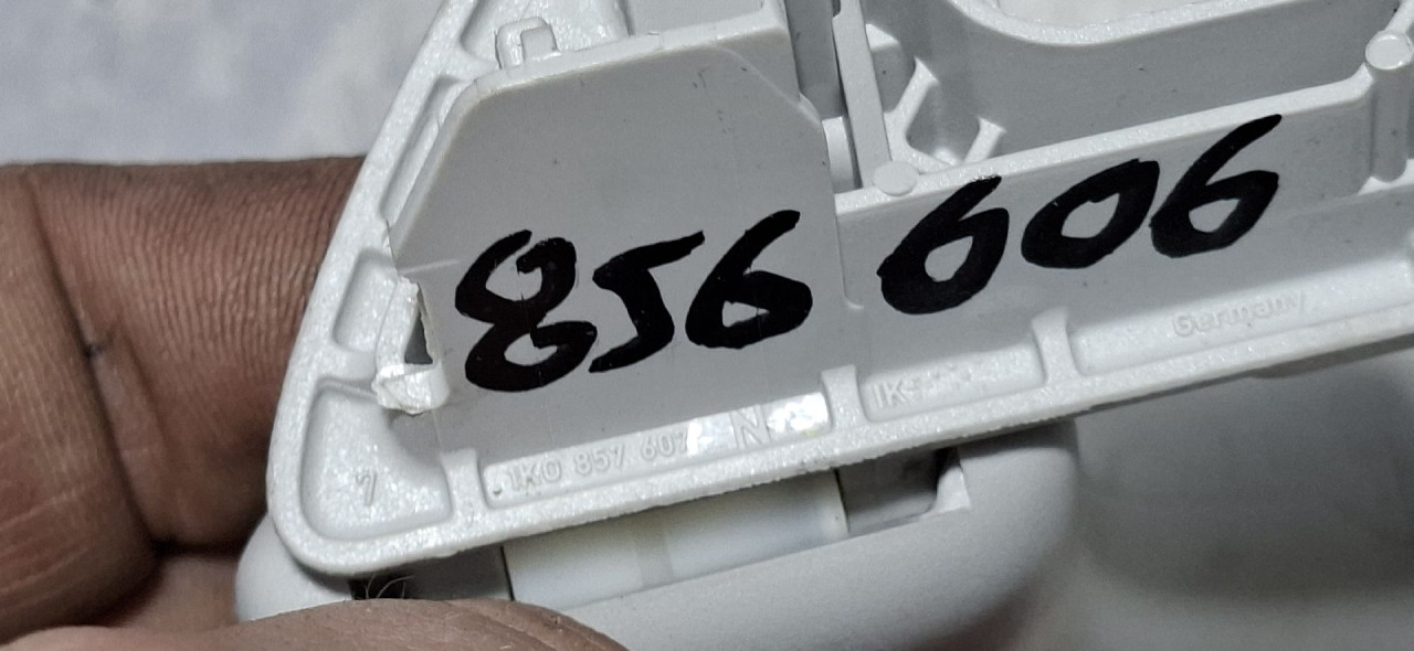 DIJELOVI KROVNA RUCKA VW GOLF 6 > 08-12 1K0857607N