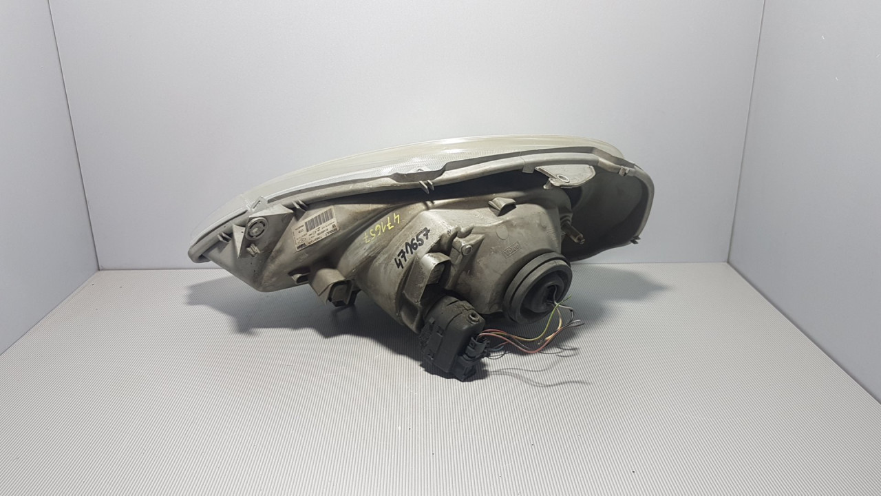 DIJELOVI FAR RENAULT TRAFIC > 00-06 7700311372