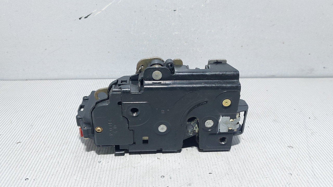 DIJELOVI BRAVA VRATA AUDI A2 > 99-05 8Z0839016D