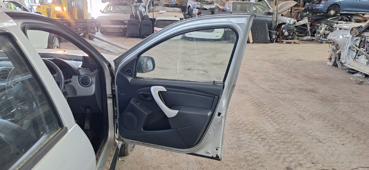 DIJELOVI VRATA OSTECENA DACIA DUSTER > 10-13 1.5