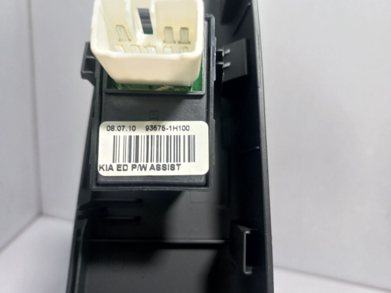 DIJELOVI PREKIDACI PROZORA KIA CEED > 06-09 935751H100