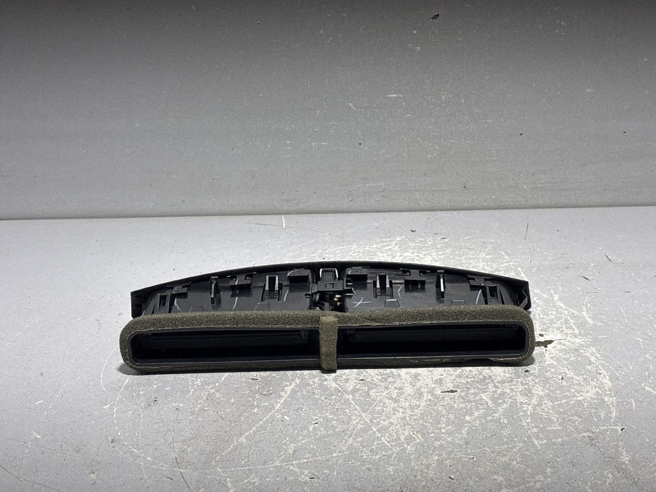 DIJELOVI RESETKA VENTILACIJE FORD C-MAX > 15-19
