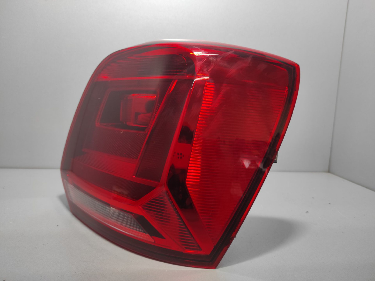 DIJELOVI STOP SVJETLO VW POLO > 14-17 6C0945096K
