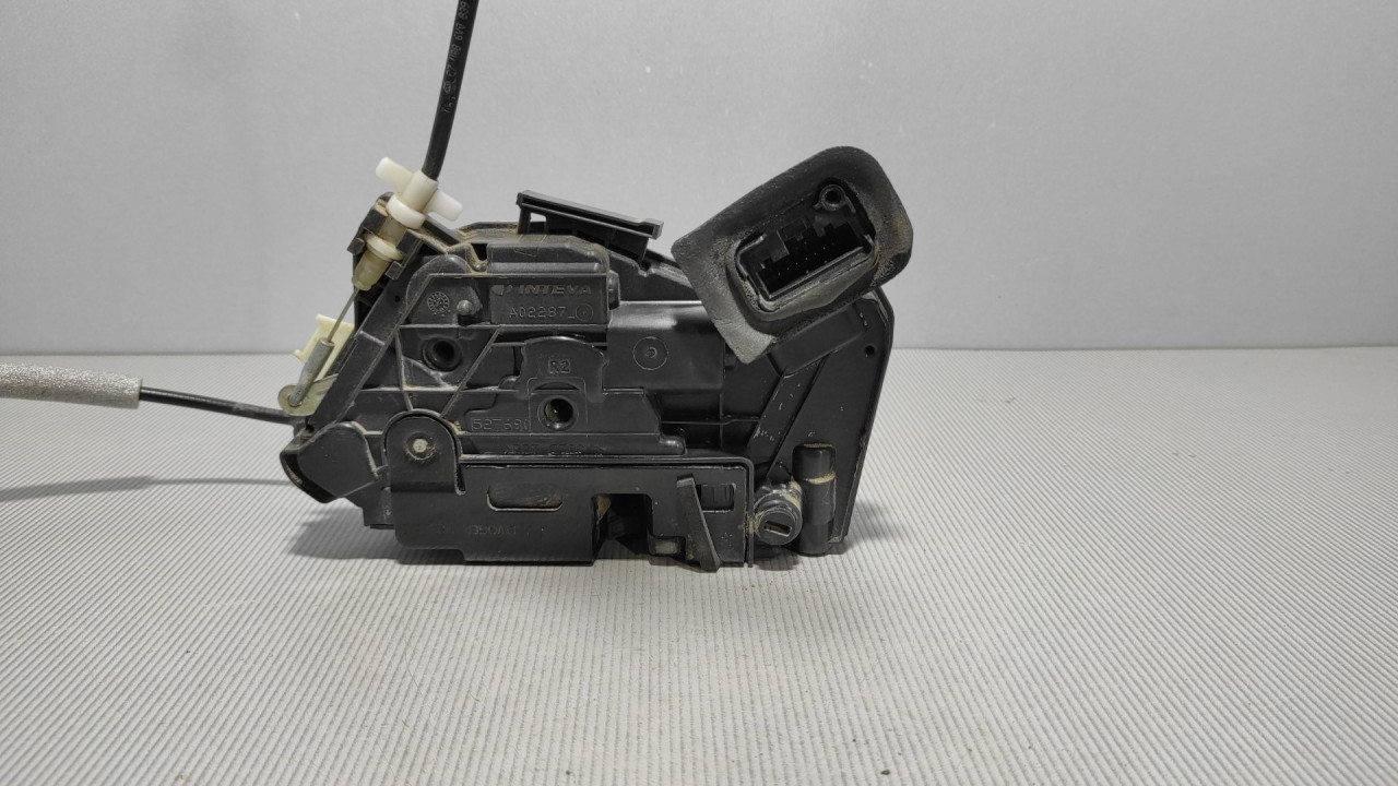 DIJELOVI BRAVA VRATA SKODA FABIA > 14- 6V0839016A
