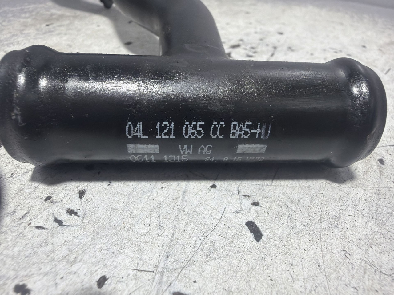 DIJELOVI CRIJEVO AUDI A3 (8VF/8VK) > 16-20 04L121065CC