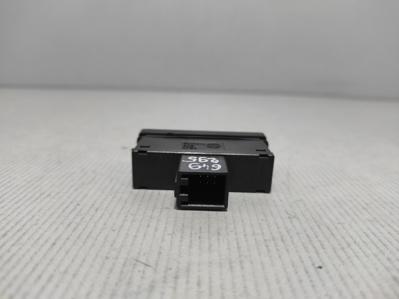 DIJELOVI PREKIDAC VW PASSAT B7 > 10-14 3AA953509