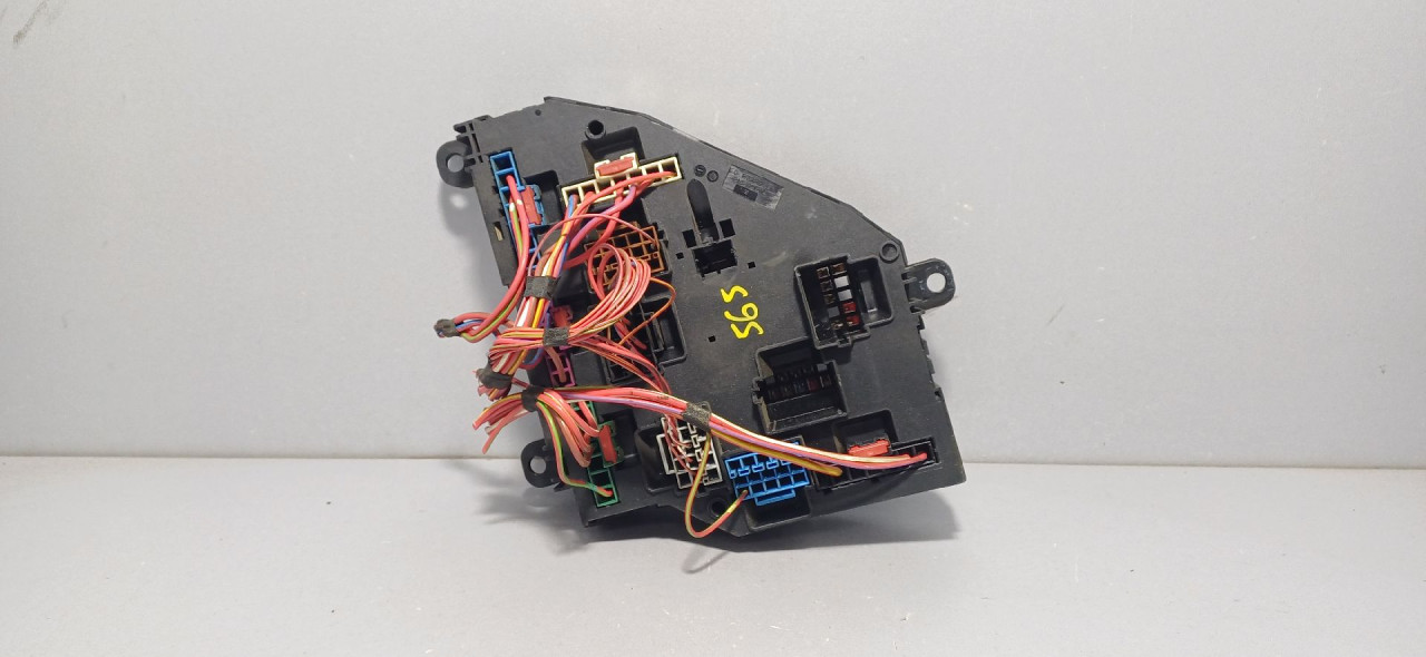 ELEKTRONIKA KUTIJA OSIGURACA BMW SERIJA 5 (F10/F11) > 1