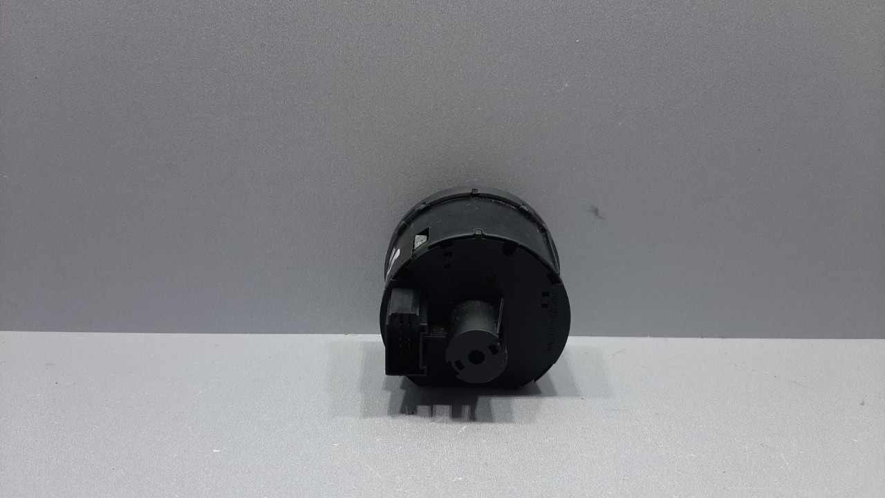 PREKIDACI SVJETLA VW PASSAT B6 > 05-10 1K0941431BB