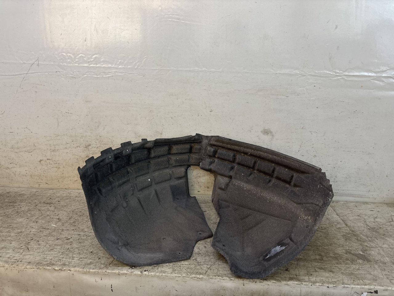 UNUTRASNJI BLATOBRAN AUDI Q3 > 11-15 8U0821171C