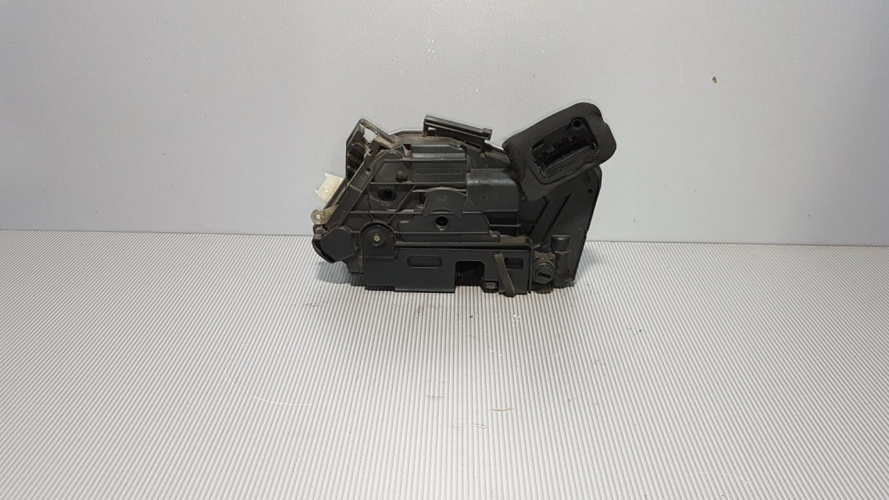 DIJELOVI BRAVA VRATA VW GOLF 7 > 12-16 5K4839016Q
