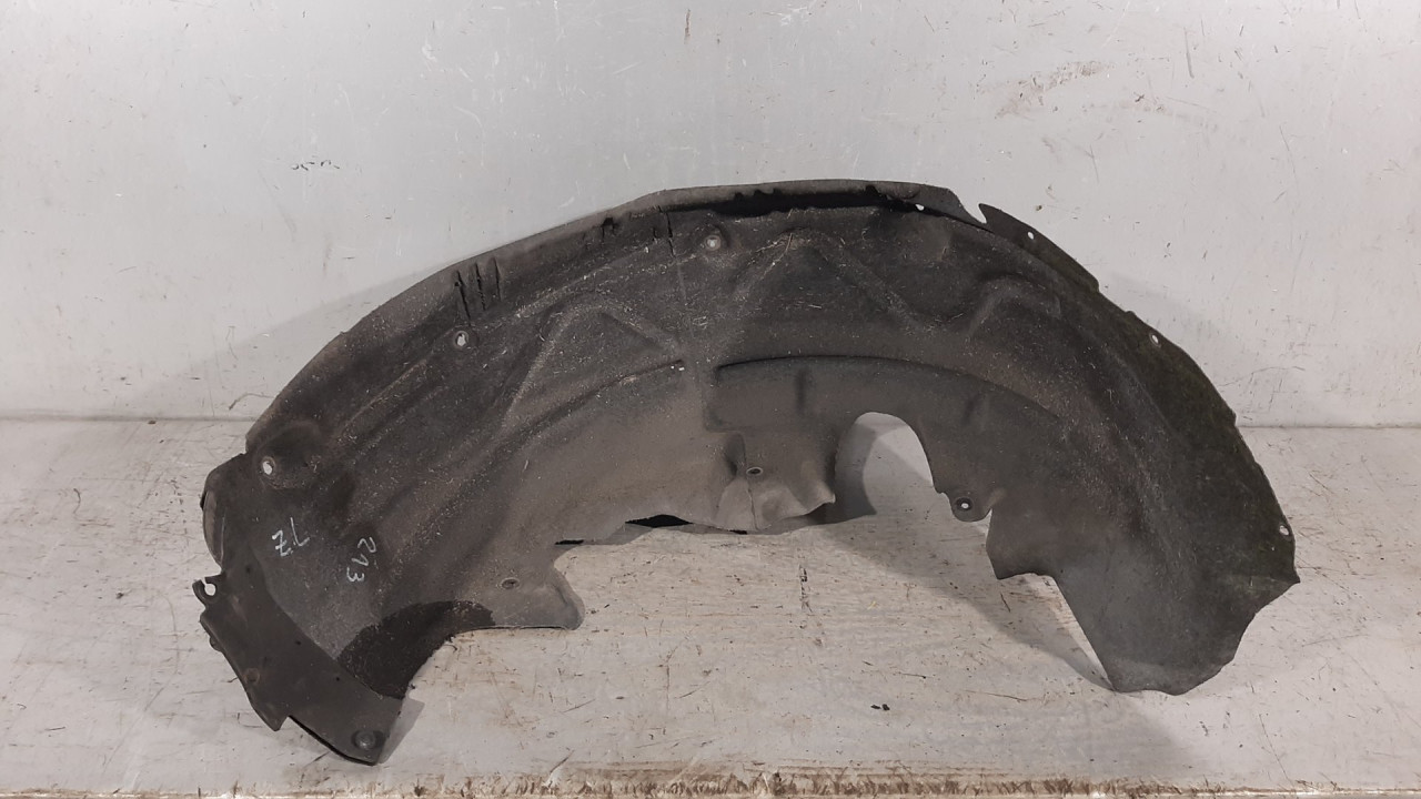 UNUTRASNJI BLATOBRAN MERCEDES C KLASA (W205/S205) > 14-