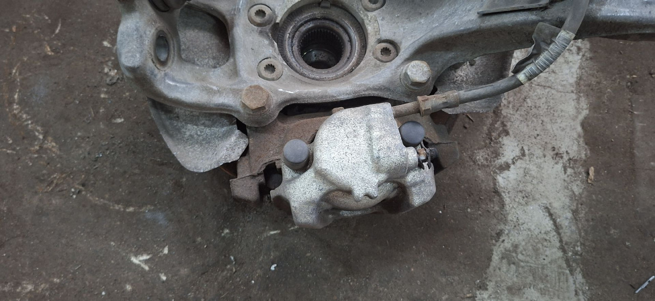 DIJELOVI KOCIONA KLJESTA AUDI A4 (B8) > 12-15