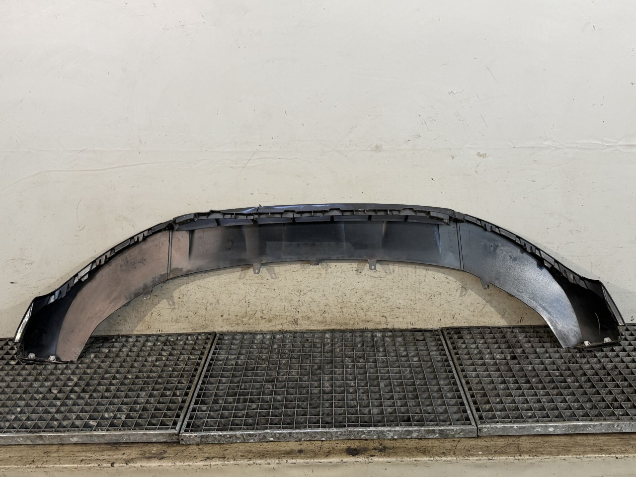 DIJELOVI DIFUZOR AUDI Q3 > 11-15 2.0 8U0807061A
