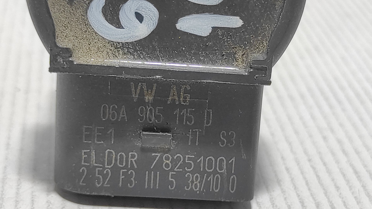 DIJELOVI BOMBINA AUDI A3 > 96-03 06A905115D