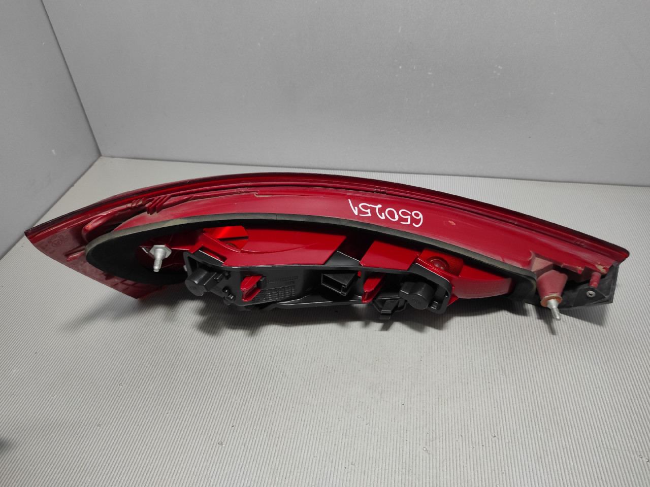 DIJELOVI STOP SVJETLO AUDI Q3 > 11-15 8U0945094