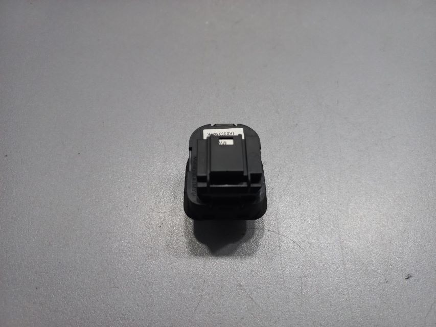DIJELOVI PREKIDAC VW PASSAT B7 > 10-14 1K0959565K