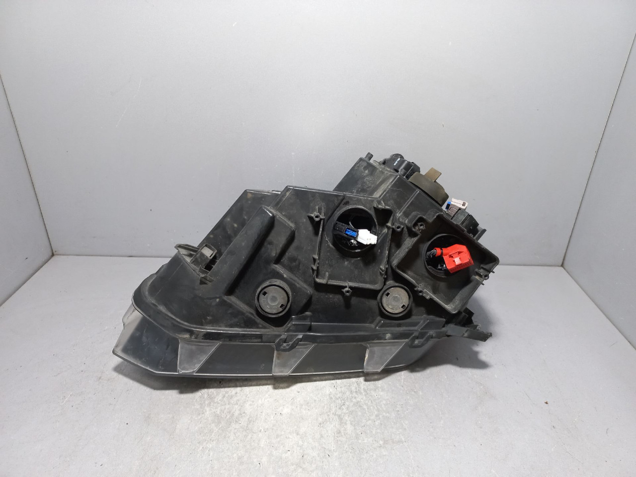 DIJELOVI FAR VW AMAROK > 16-18 2H3941032