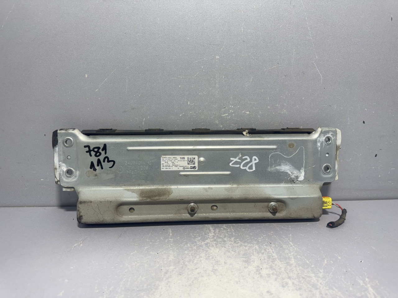 DIJELOVI AIRBAG NOGU VW GOLF 6 > 08-12 5K2880841C