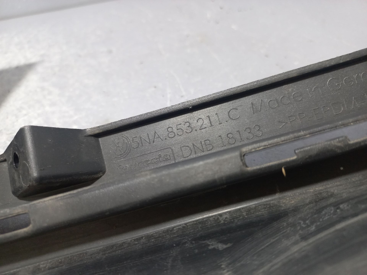 DIJELOVI PLASTIKA BRANIKA VW TIGUAN > 16-20 5NA853211C