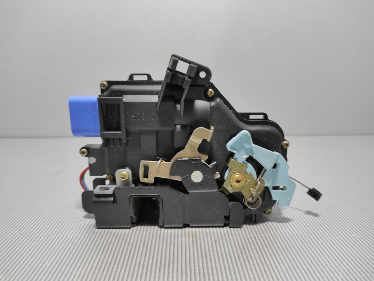 BRAVA VRATA SKODA OCTAVIA > 04-08 3D1837016