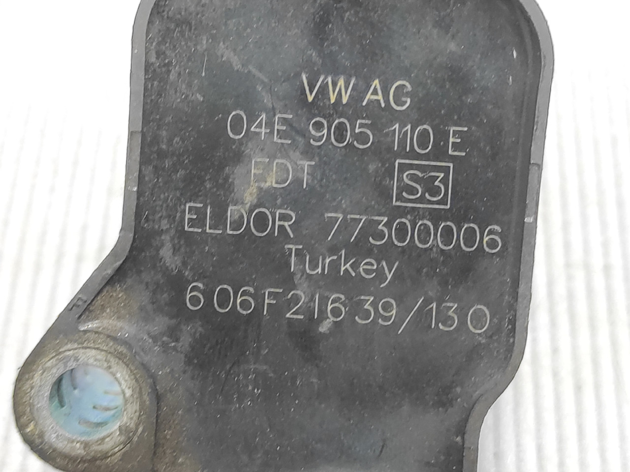 DIJELOVI BOMBINA VW GOLF 7 > 12-16 04E905110E
