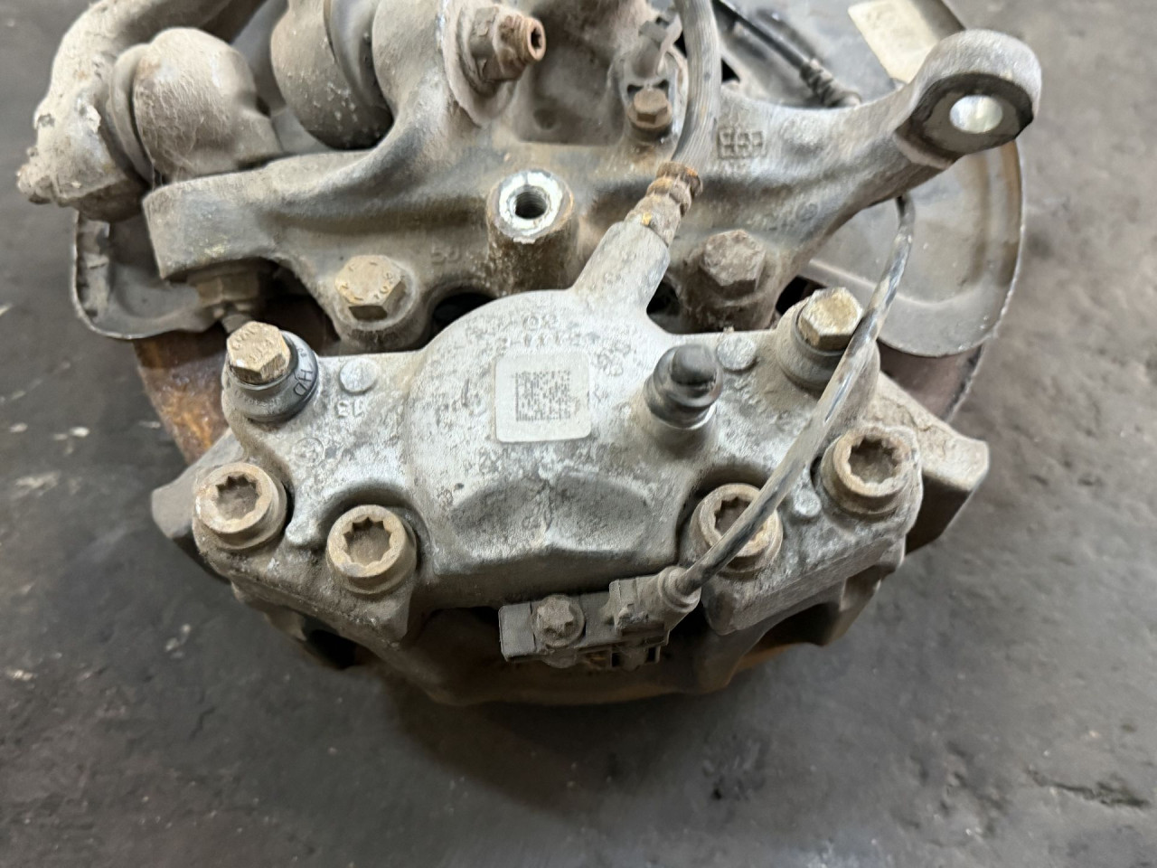 KOCIONA KLJESTA MERCEDES E KLASA (W212) > 13-16 2044213681
