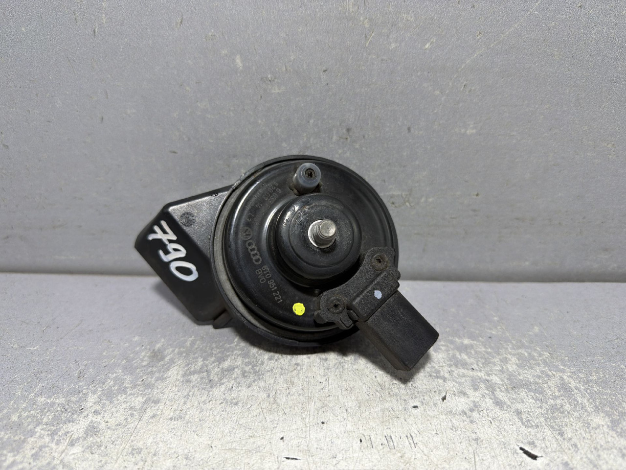DIJELOVI SIRENA AUDI A4 (B8) > 12-15 8T0951221
