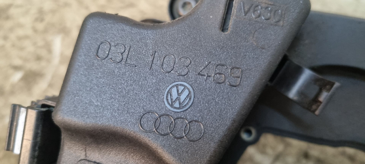 DIJELOVI DEKLO AUDI A4 (B8) > 07-11 03L103469