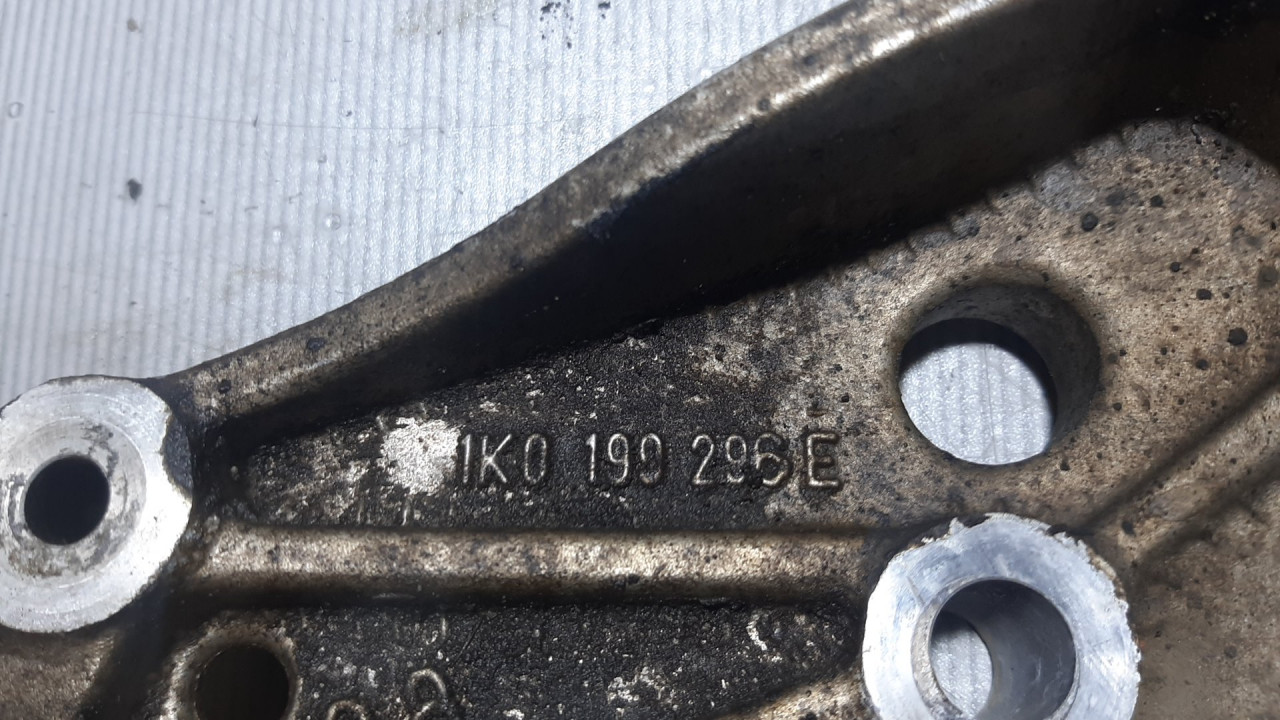 DIJELOVI NOSAC LAFETE VW GOLF 5 > 03-08 1K0199296E