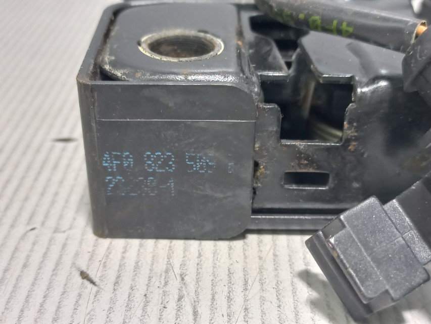 DIJELOVI BRAVA HAUBE AUDI A6 > 04-08 4F0823509B