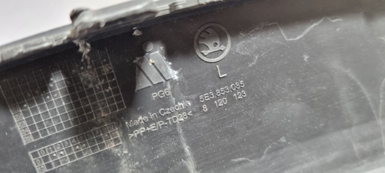 RUB BLATOBRANA SKODA OCTAVIA > 19- 5E3853085