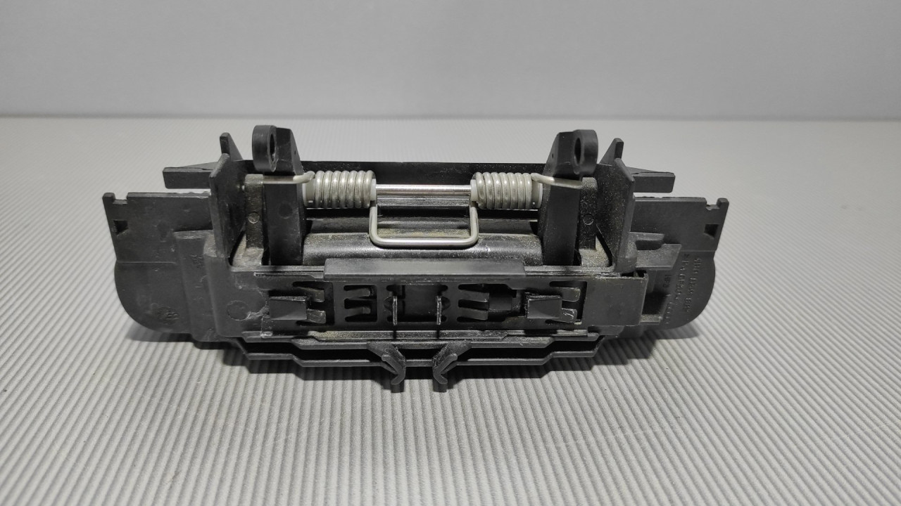 RUCKA VRATA AUDI A4 (B7) > 04-07 4B0839885