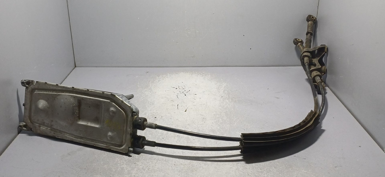 DIJELOVI SALTEBLA SKODA ROOMSTER > 06-10 6Q0711061E